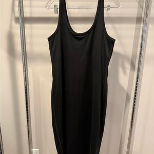 Vuori Halo Essential Dress in black — size XL